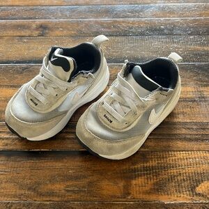 Toddler boy size 6 Nike tennis shoes
